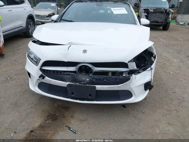 W1K3G4FB8MJ315188 Mercedes-Benz m260