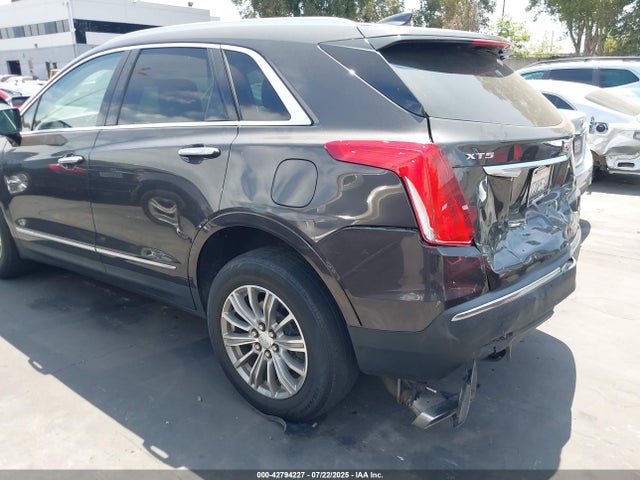 2017 CADILLAC XT5 1GYKNBRS0HZ196114 Photo 2
