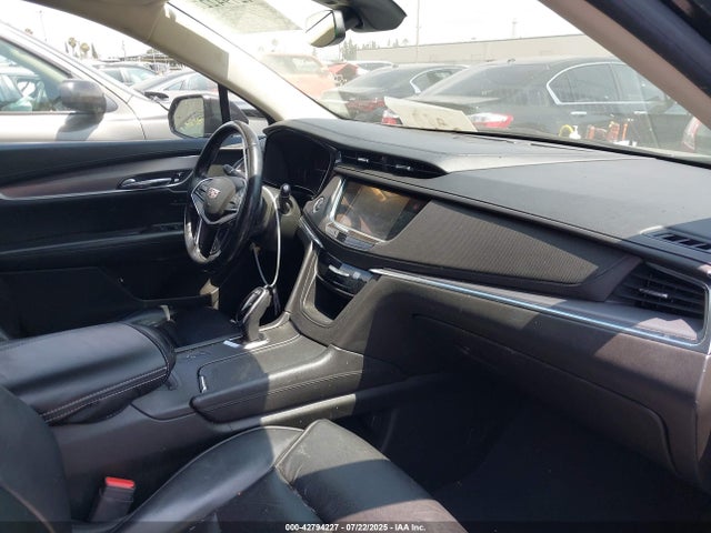 2017 CADILLAC XT5 1GYKNBRS0HZ196114 Photo 4