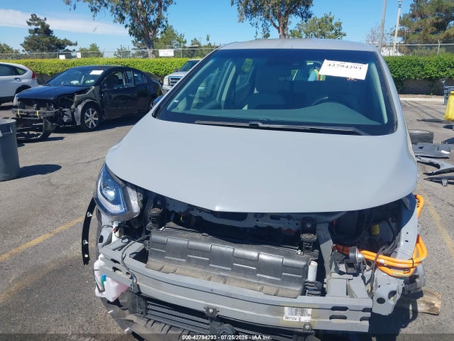 1G1FY6S08M4105024 Chevrolet 2021