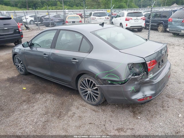 3VWD17AJ4FM421625 Volkswagen 1.8t