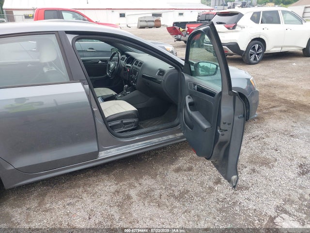 3VWD17AJ4FM421625 Volkswagen 1.8t