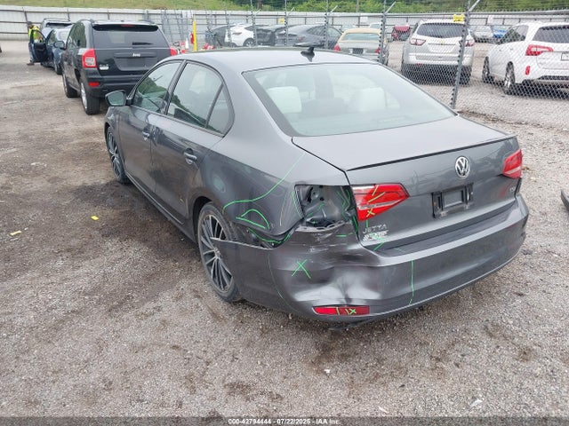 3VWD17AJ4FM421625 Volkswagen 1.8t