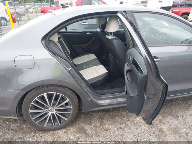 3VWD17AJ4FM421625 Volkswagen 1.8t