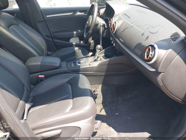 2016 AUDI A3 WAUB8GFF7G1095292 Photo 4