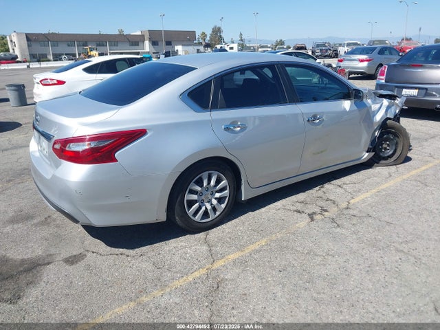 1N4AL3AP7JC238975 Nissan 2018