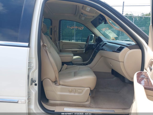 2009 CADILLAC ESCALADE ESV 1GYFK26239R224780 Photo 4
