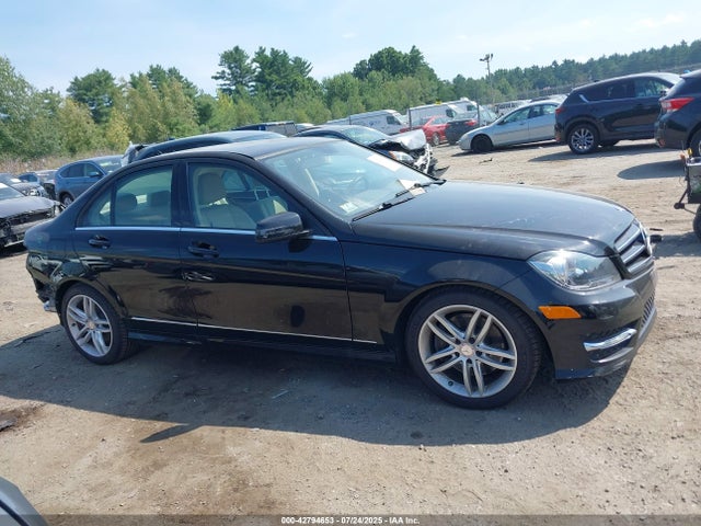 Mercedes-Benz C-Class 2014 WDDGF8AB1EG243395 Image 14