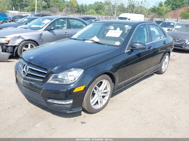 Mercedes-Benz C-Class 2014 WDDGF8AB1EG243395 Image 2