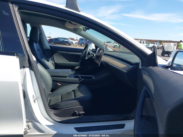 2022 TESLA MODEL 3 5YJ3E1EB3NF299846 Photo 4
