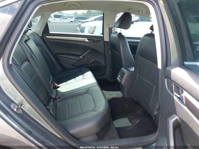 1VWDT7A37HC031148 Volkswagen 1.8 tsi