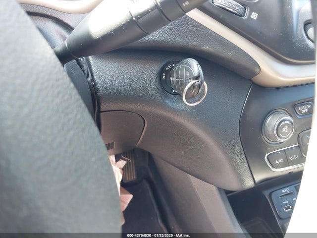 1C4PJLCB9GW293687 Jeep 2016