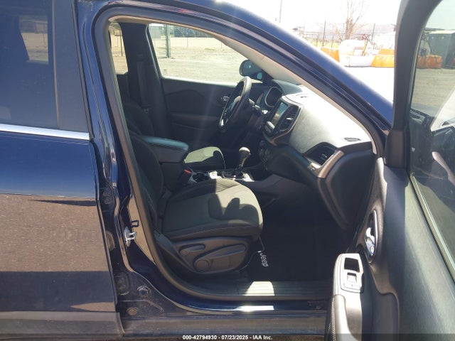 1C4PJLCB9GW293687 Jeep 2016