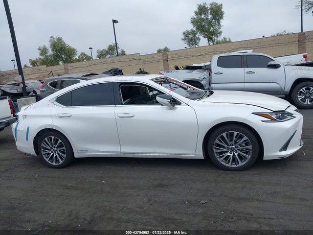Lexus a25a-fxs, 3nm 2021 58ADA1C12MU010962 Image 14
