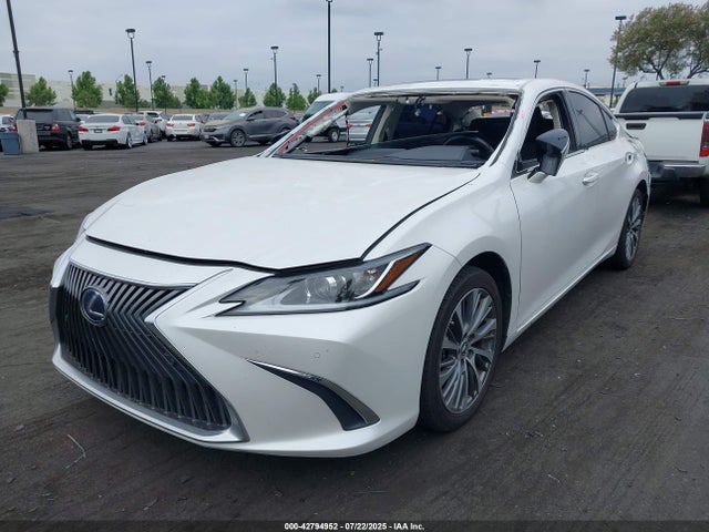 Lexus a25a-fxs, 3nm 2021 58ADA1C12MU010962 Image 2