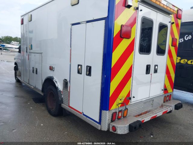 2003 FORD E-450 CUTAWAY 1FDXE45F13HB49037 Photo 2