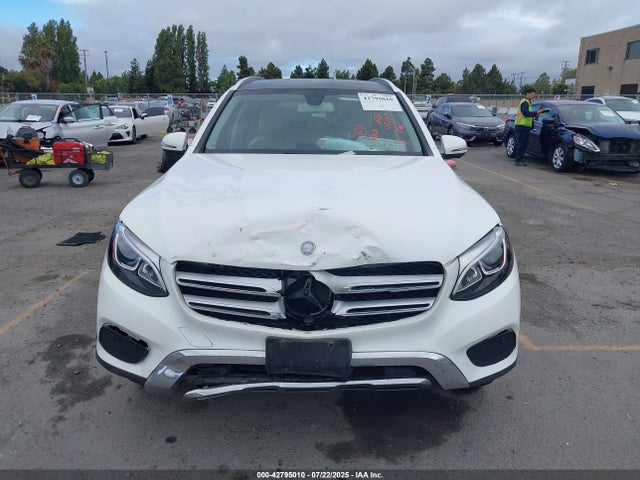 WDC0G4KB5HF242058 Mercedes-Benz m274