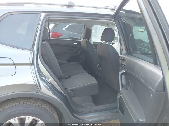 Volkswagen Tiguan 2018 3VV0B7AX3JM105341 Image 8