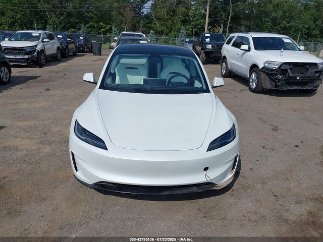 5YJ3E1ET1SF028403 Tesla MODEL 3
