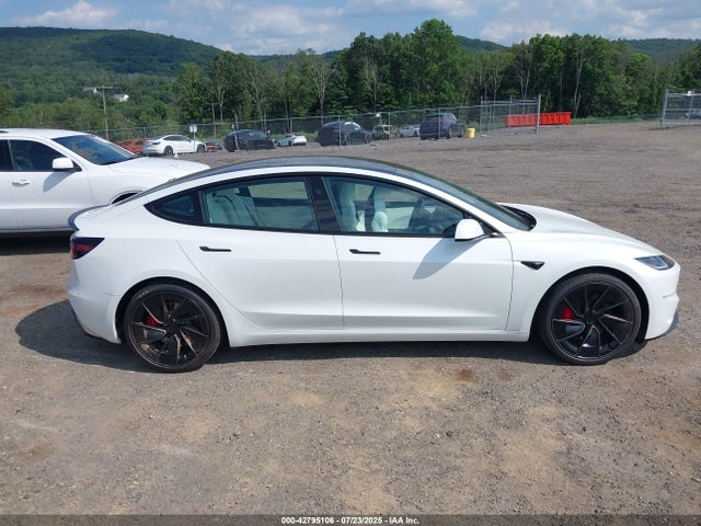 5YJ3E1ET1SF028403 Tesla MODEL 3