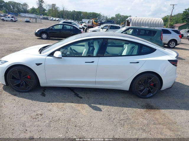 5YJ3E1ET1SF028403 Tesla MODEL 3