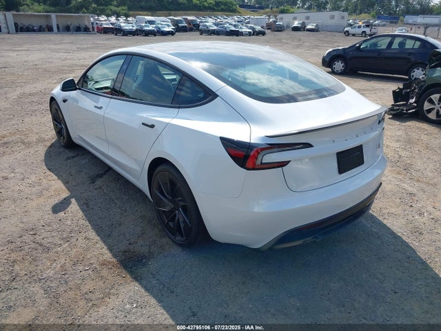 5YJ3E1ET1SF028403 Tesla MODEL 3
