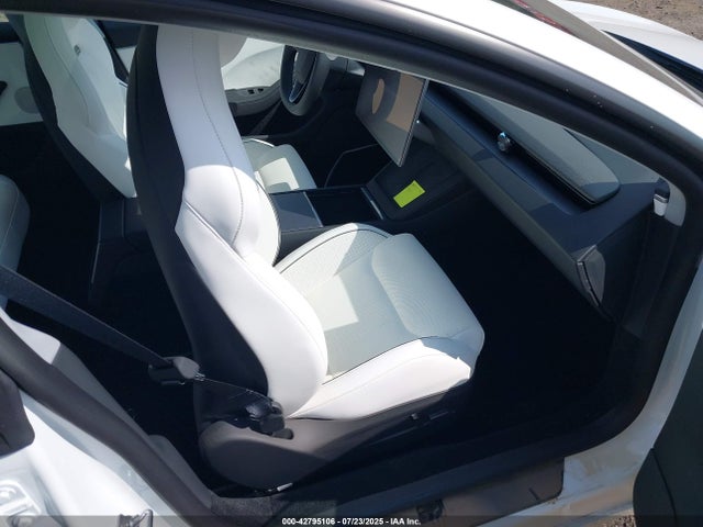 5YJ3E1ET1SF028403 Tesla MODEL 3