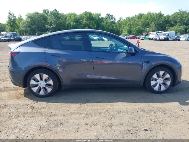 7SAYGAEE9PF873334 Tesla Model Y