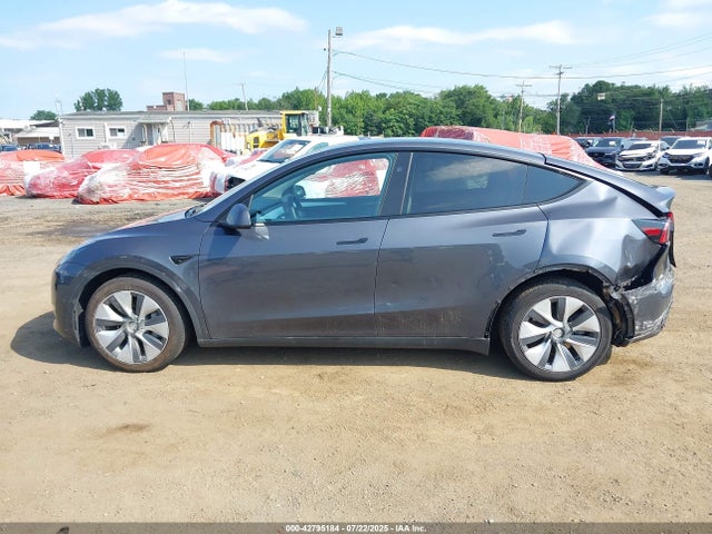7SAYGAEE9PF873334 Tesla Model Y