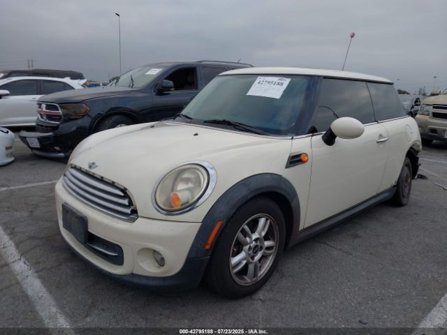 2011 MINI COOPER WMWSU3C56BT093403 Photo 1