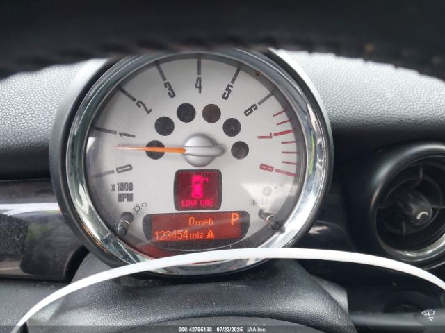 2011 MINI COOPER WMWSU3C56BT093403 Photo 6