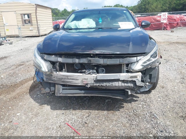 Nissan 2019 2019 1N4BL4CVXKC163812 Image 6