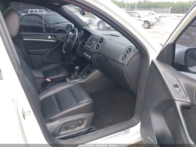WVGAV3AX3EW103805 Volkswagen Tiguan