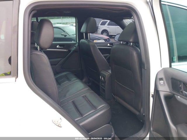 WVGAV3AX3EW103805 Volkswagen Tiguan