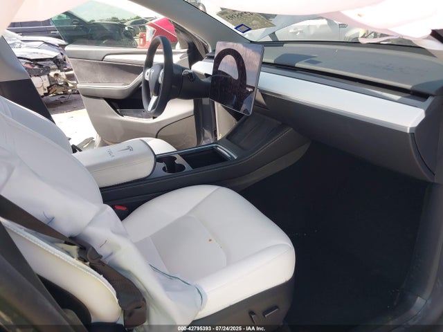 7SAYGDEE8PA163534 Tesla 2023
