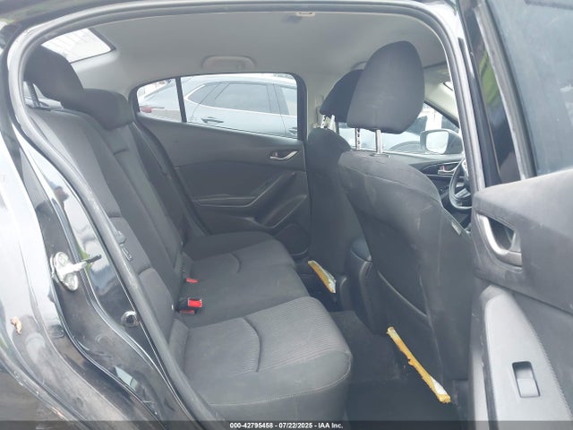 3MZBM1V74FM207468 Mazda pe