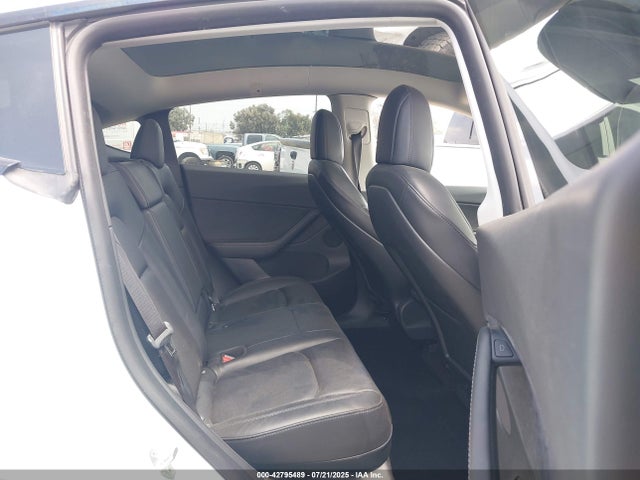 2021 TESLA MODEL Y 5YJYGDEE4MF245529 Photo 7