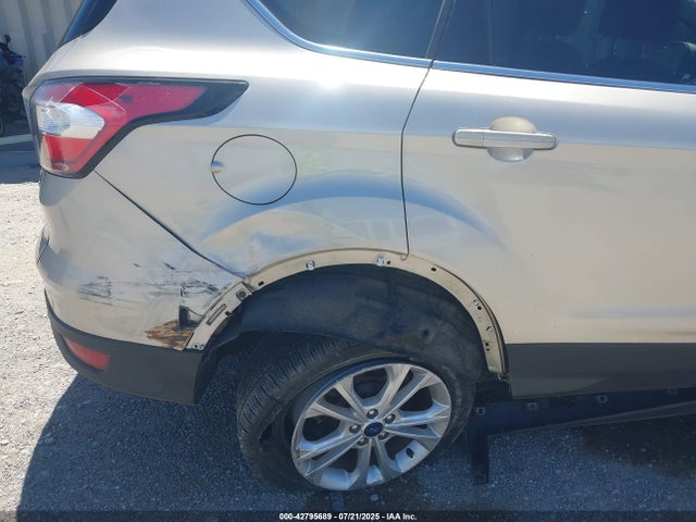 1FMCU0G9XHUE16370 Ford 2017