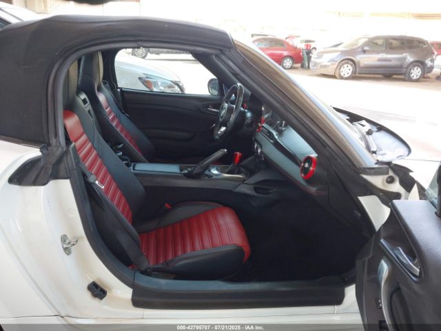 2018 FIAT 124 SPIDER JC1NFAEK9J0134539 Photo 4