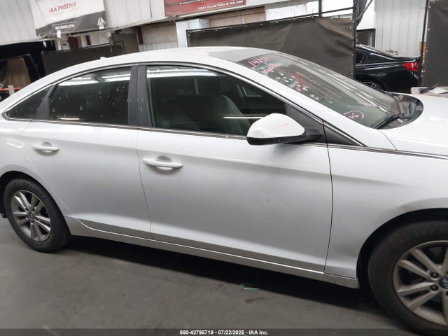 5NPE24AF0HH495891 Hyundai 2017
