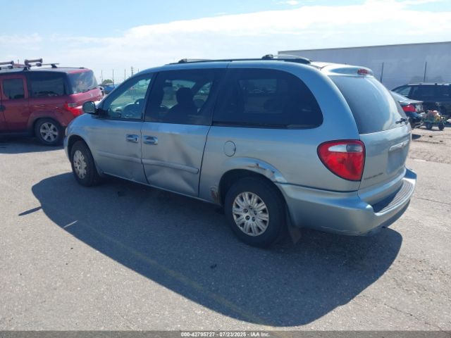 2005 CHRYSLER TOWN & COUNTRY 2C4GP44R95R538039 Photo 2