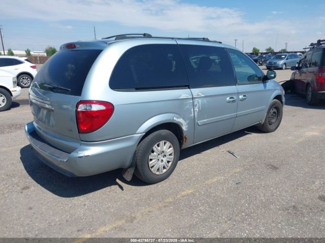 2005 CHRYSLER TOWN & COUNTRY 2C4GP44R95R538039 Photo 3
