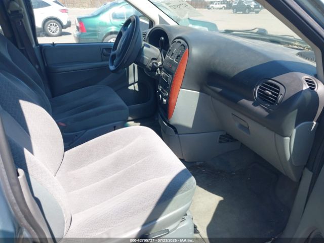 2005 CHRYSLER TOWN & COUNTRY 2C4GP44R95R538039 Photo 4