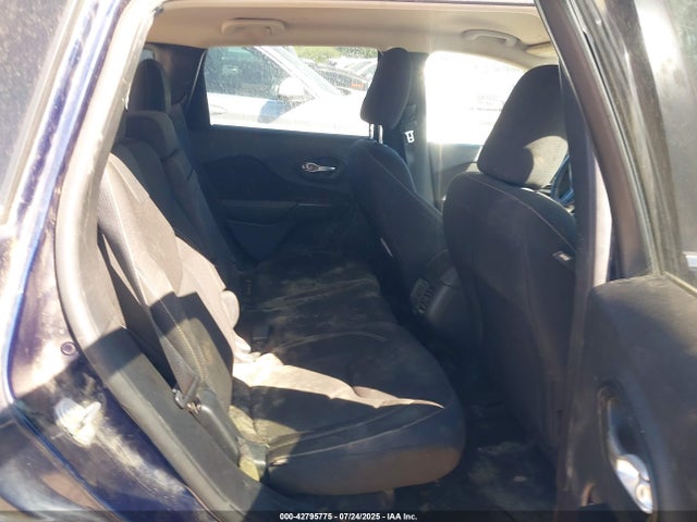 1C4PJLCSXGW257376 Jeep Cherokee