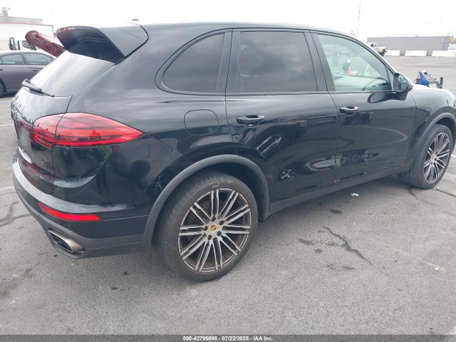 Porsche 2016 2016 WP1AA2A2XGKA08827 Image 4