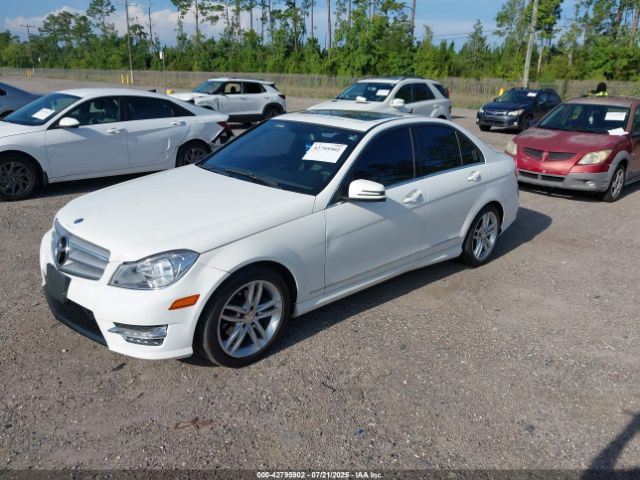 2013 MERCEDES-BENZ C 250 WDDGF4HB9DA828192 Photo 1