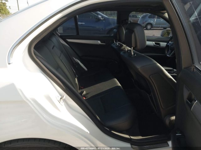 2013 MERCEDES-BENZ C 250 WDDGF4HB9DA828192 Photo 7