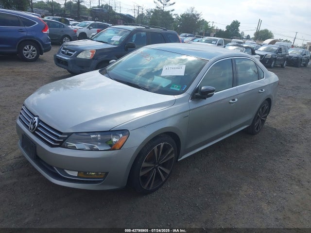 Volkswagen Passat 2014 1VWBT7A35EC108635 Image 2