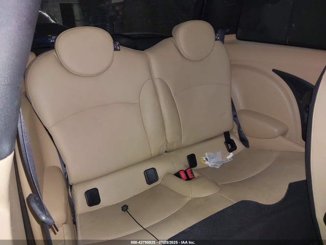 2010 MINI COOPER S WMWMF7C54ATZ34577 Photo 7