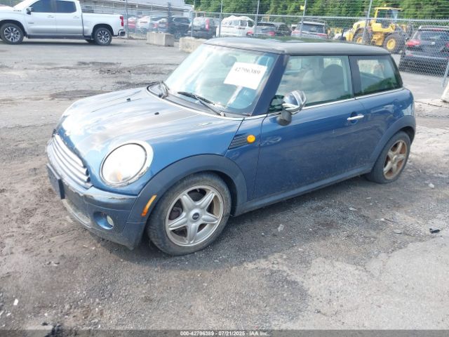2010 MINI COOPER WMWMF3C50ATU77369 Photo 1